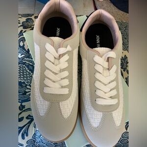 JENN ARDOR Ladies White and Cream NEW Sneakers 10 M Boxed
